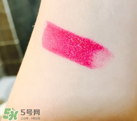 蘭蔻菁純唇膏小紅色是什么顏色？蘭蔻小紅色好看嗎