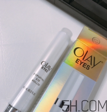 olay水腫消消棒怎么用？olay舒緩眼部走珠筆使用方法