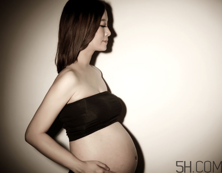 羊水指數(shù)正常范圍是多少？羊水過少的診斷標(biāo)準(zhǔn) 