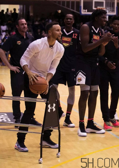 under armour curry 4庫里戰(zhàn)靴中國別注版實(shí)物什么樣？