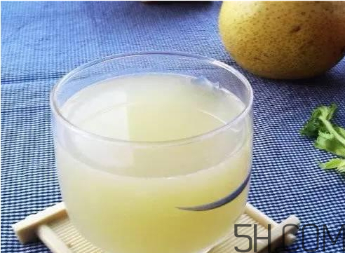 雪梨能和牛奶一起吃嗎？雪梨可以和牛奶榨汁嗎？