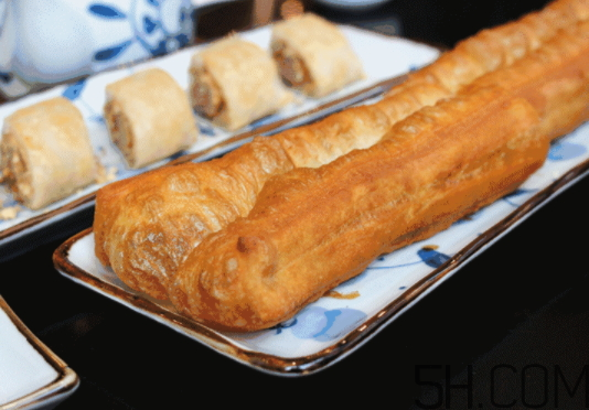 油條用什么面粉好？油條可以用高筋面粉嗎？