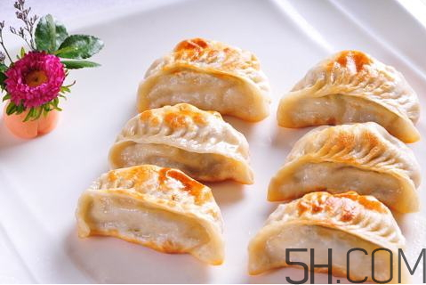煎餃怎么煎才酥脆好吃？煎餃怎么做好吃？