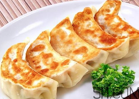 煎餃怎么煎才酥脆好吃？煎餃怎么做好吃？