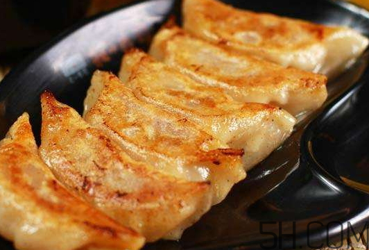 煎餃怎么做不粘鍋？煎餃粘鍋怎么辦？