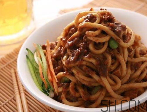 炸醬面可以用掛面嗎？炸醬面用什么面條？
