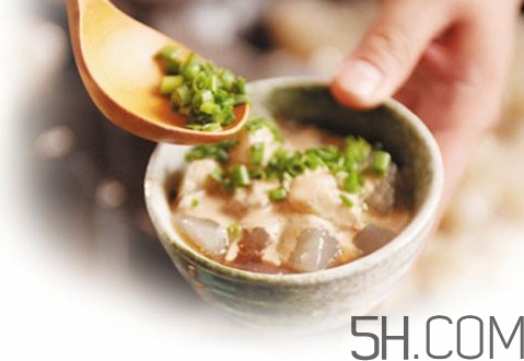 燜子是涼粉嗎？燜子是用什么做的？