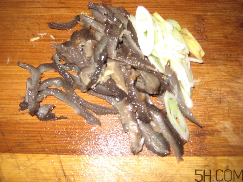 蘑菇和海參能一起吃嗎？蘑菇海參湯的做法