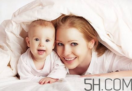 如何給寶寶斷奶？寶媽有妙招