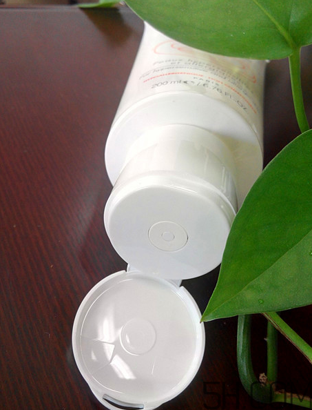 雅漾舒緩特護(hù)潔面乳怎么樣？好用嗎？