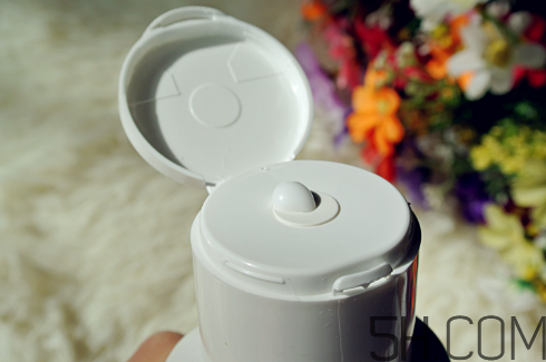 雅漾舒緩特護(hù)潔面乳怎么樣？好用嗎？