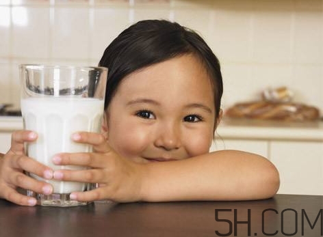 高鈣奶真的補鈣嗎？吃什么補鈣最快最好？