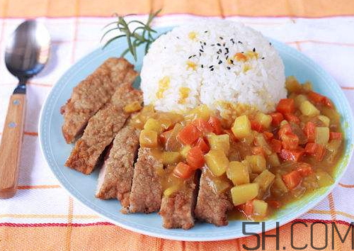 咖喱飯可以隔夜吃嗎？咖喱飯能放多久？