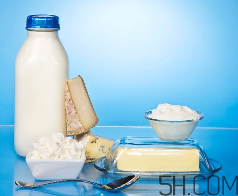早上喝牛奶會(huì)長(zhǎng)高嗎？早上喝牛奶會(huì)變白嗎？