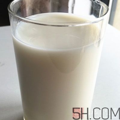 牛奶煮開了還有營(yíng)養(yǎng)嗎？牛奶可以加熱嗎？