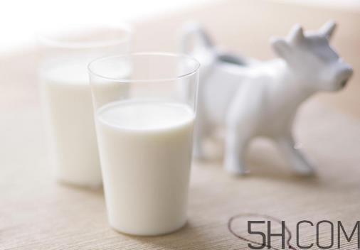 牛奶煮開了還有營(yíng)養(yǎng)嗎？牛奶可以加熱嗎？