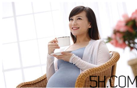 不適合孕婦的睡姿有那些？孕婦冬季如何護(hù)膚？