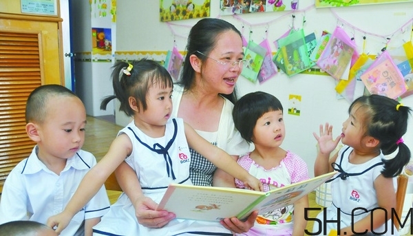 寶寶多大上幼兒園合適？寶寶上幼兒園早好嗎？