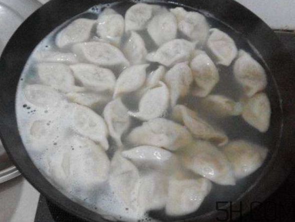 煮餃子怎么煮不破皮？煮餃子怎么看熟沒熟？