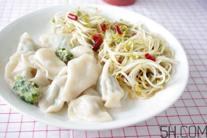 煮餃子開鍋煮皮還是餡？煮餃子蓋不蓋鍋蓋？