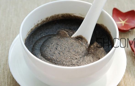 黑芝麻糊用開水沖還是溫開水？黑芝麻糊養(yǎng)胃嗎？