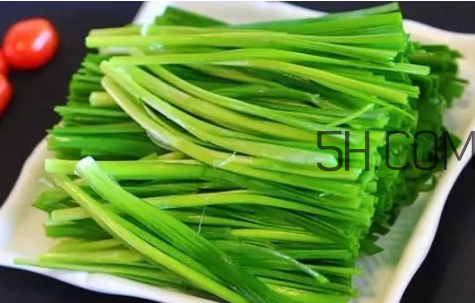 炒好的韭菜能隔夜吃嗎？吃韭菜胃酸燒心吃什么緩解？