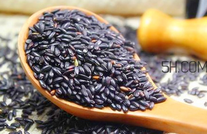 黑芝麻清洗掉色正常嗎？黑芝麻有黑色素嗎？