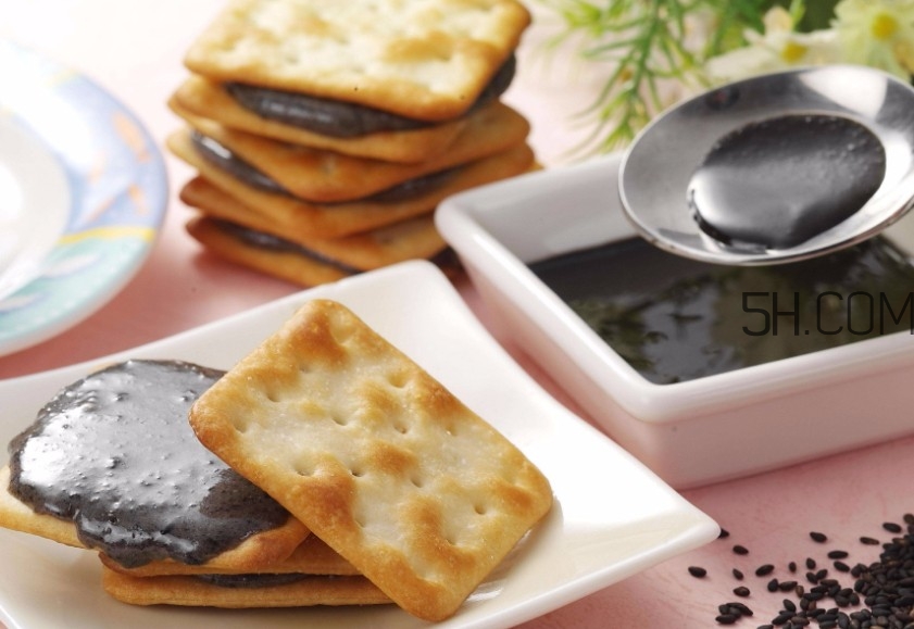 黑芝麻清洗掉色正常嗎？黑芝麻有黑色素嗎？