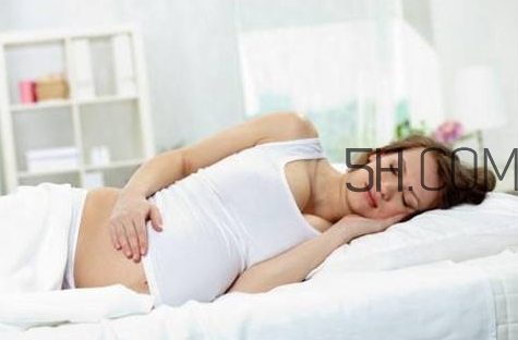 羊水早破的原因是什么？羊水早破能順產(chǎn)嗎？