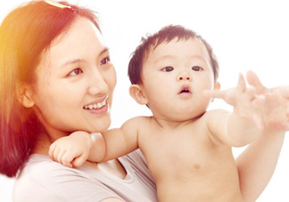 母乳和奶粉哪個好？媽媽開心最重要