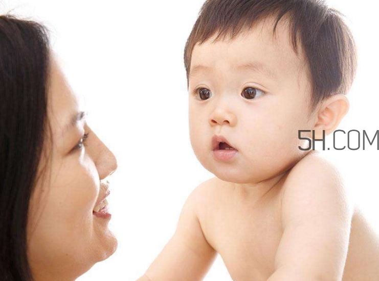 母乳和奶粉哪個好？媽媽開心最重要
