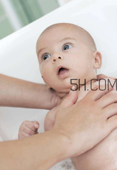 嬰兒癲癇病的早期癥狀有哪些？嬰幼兒貧血吃什么好呢？
