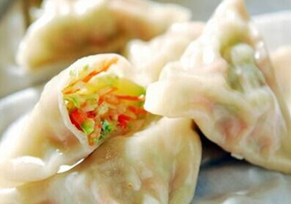 十個(gè)月的寶寶可以吃餃子嗎？寶寶吃什么餡的餃子好？