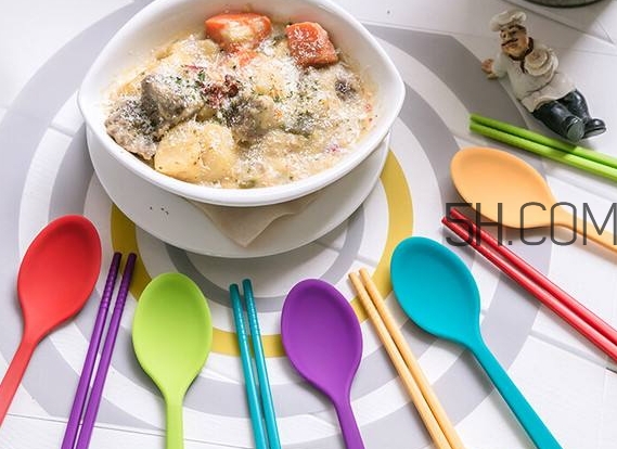 教會(huì)寶寶自己吃飯，你做到這些了嗎？