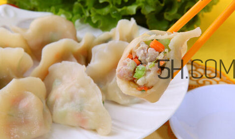 為什么餃子煮熟了會浮起來？餃子煮多久才熟？
