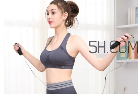 運(yùn)動(dòng)前吃什么好？跳繩減肥會(huì)瘦胸嗎？