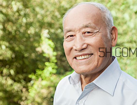 肺結(jié)核跟乙肝哪個(gè)嚴(yán)重？肺結(jié)核會(huì)轉(zhuǎn)化為肺癌嗎？