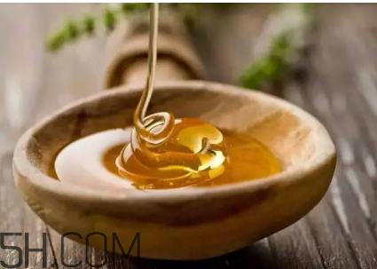 秋天喝蜂蜜有什么好處？秋天吃什么對身體好？