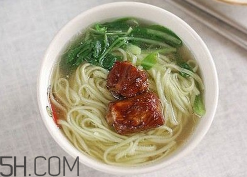秋天喝蜂蜜有什么好處？秋天吃什么對身體好？