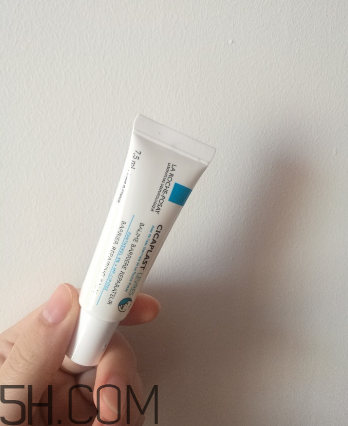 理膚泉b5修復(fù)潤(rùn)唇膏怎么樣？理膚泉b5修復(fù)潤(rùn)唇膏測(cè)評(píng)