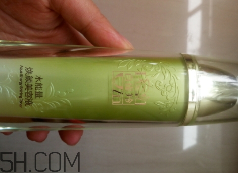 百雀羚爽膚水怎么樣？百雀羚爽膚水含酒精嗎？