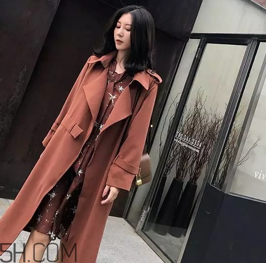 焦糖色毛衣配什么外套？焦糖色毛衣配什么顏色外套好看