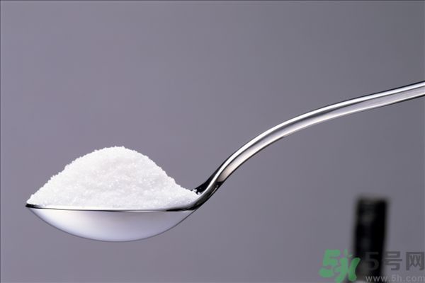 白醋和鹽水混在一起洗臉有什么好處？白醋和鹽洗臉好嗎？