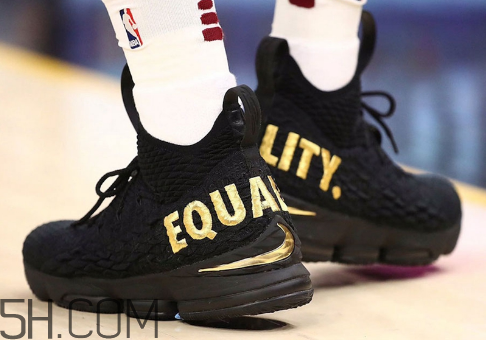 nike lebron 15 equality黑金配色會(huì)發(fā)售嗎？