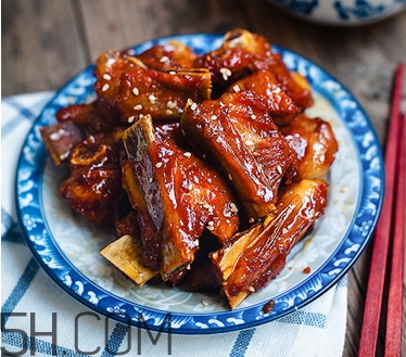 糖醋排骨醋什么時候放？糖醋排骨對身體有什么好處