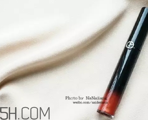 錦鯉色口紅是什么顏色？錦鯉色口紅試色