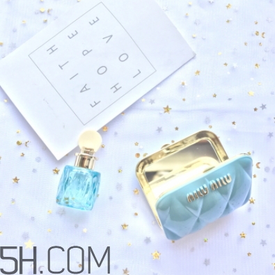 miumiu香水黃蓋和紅蓋哪個好聞？miumiu紅蓋黃蓋區(qū)別