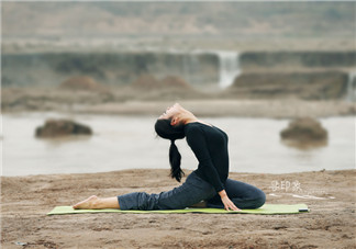 什么瑜伽豐胸效果好？睡前瑜伽動(dòng)作解析