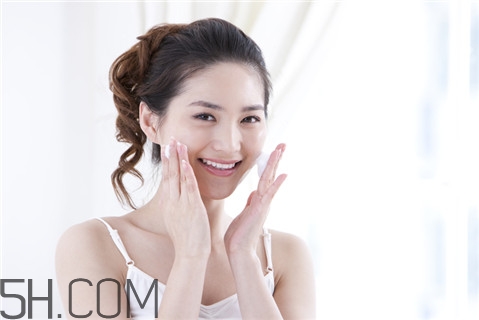 青春痘會長在頭皮上嗎？青春痘會長在屁股上嗎？