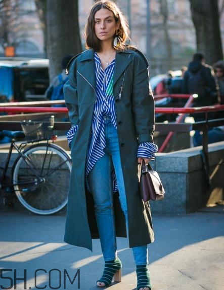 胸大的人適合穿什么衣服？胸大的女生穿什么衣服好看？